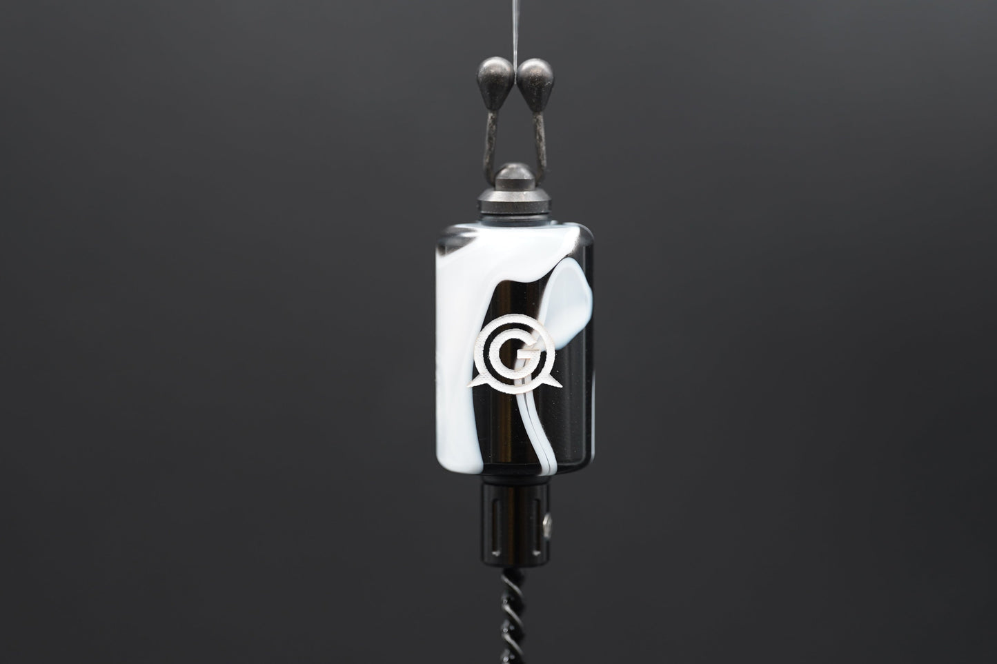 Marble | Black & pearly white | White logo | 10 gram